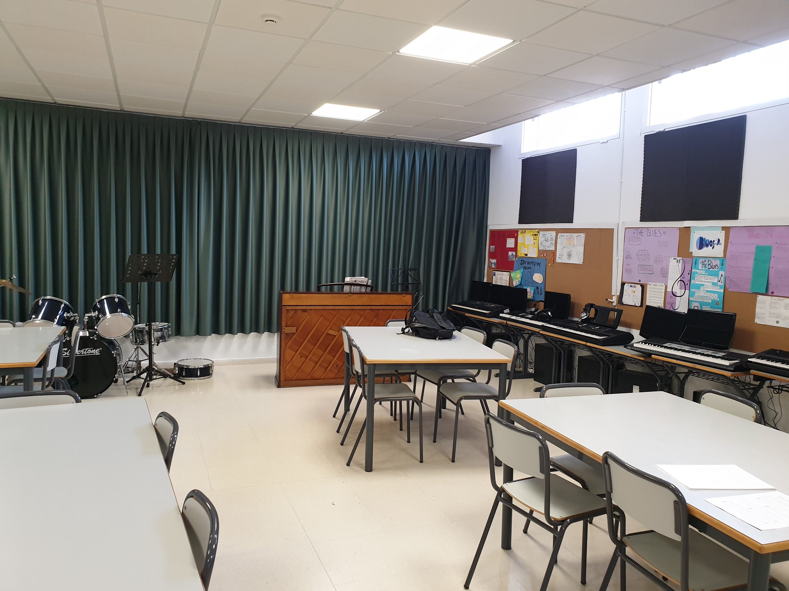 cortinas acusticas para escuela de música