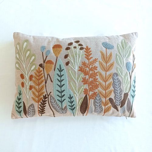 Set de 2 cojines Azari de Ikaya con bordado vegetal en color beige 35x50cm