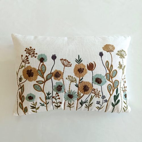 Set de 2 cojines Zina de Ikaya con bordado floral en color blanco 35x50cm