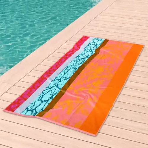 Toalla Talita de terciopelo jacquard con un tamaño de 90X165cm, familiar, suave y absorbente. Fabricada en 100% Algódón Egipcio.