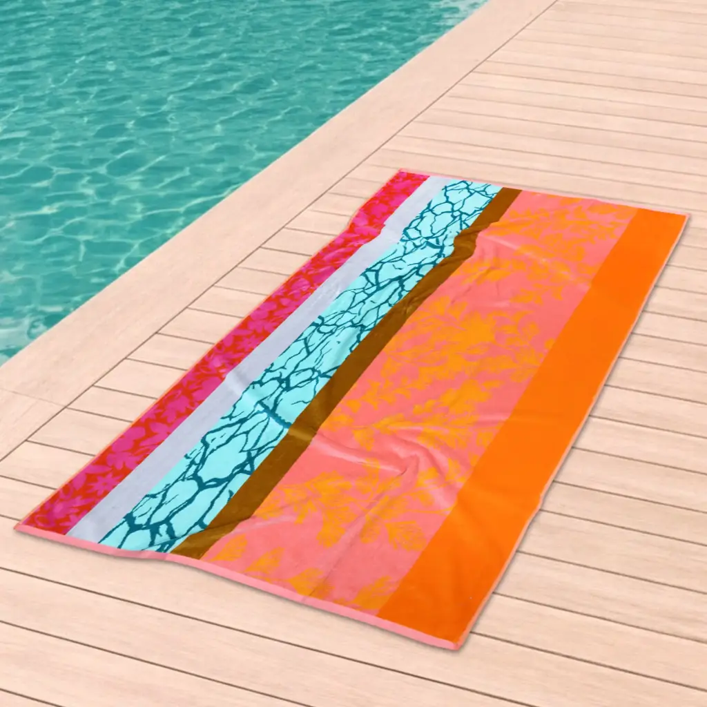 Toalla Talita de terciopelo jacquard con un tamaño de 90X165cm, familiar, suave y absorbente. Fabricada en 100% Algódón Egipcio.