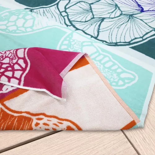 Toalla Tolay de terciopelo jacquard con un tamaño de 90X165cm, familiar, suave y absorbente. Fabricada en 100% Algódón Egipcio.